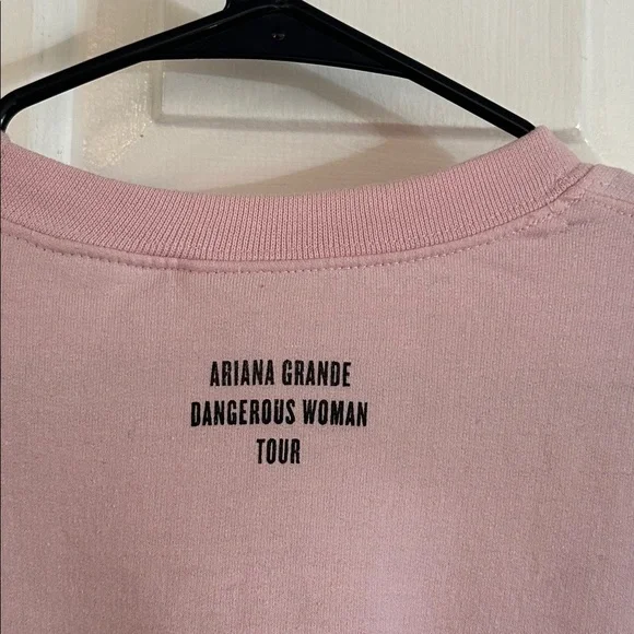 Women’s Gildan Pink Ariana Grande Dangerous Woman Tour Crewneck Sweatshirt - Picture 5 of 7